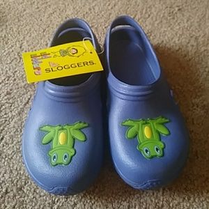 Kids sloggers size 9/10nwt